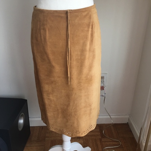 ANN TAYLOR tan genuine suede leather knee skirt pencil eyelet US2